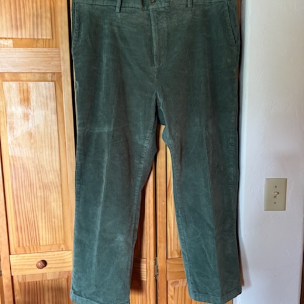 Amazon Essentials mens 42W 29 L green corduroy pants  Excellent condition